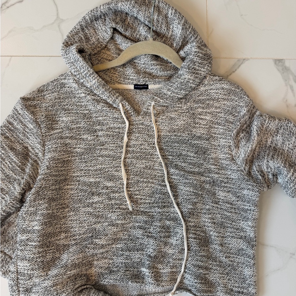 Brandy Melville Black and White Knit Hoodie